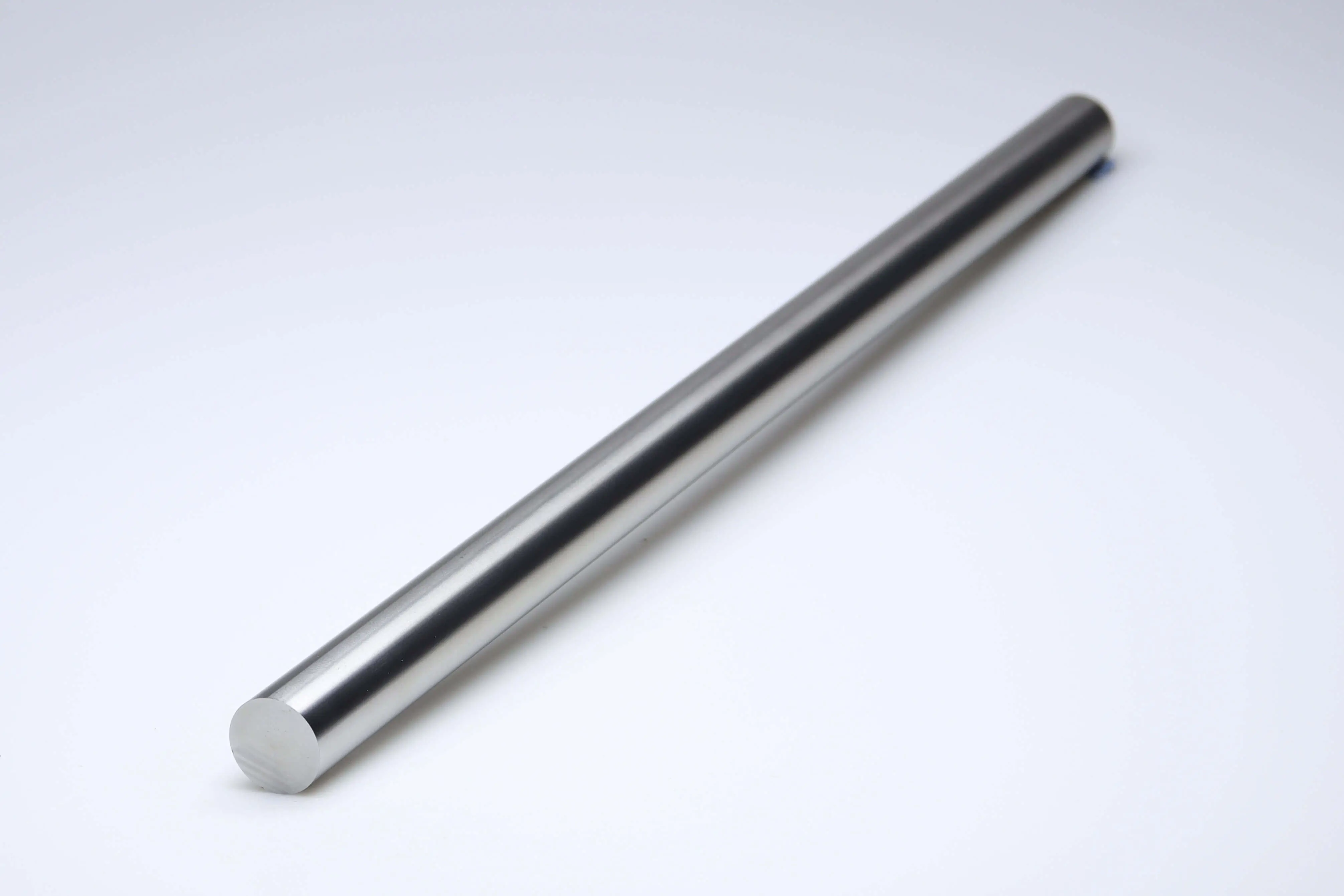 Long carbide rod with a length of 330 mm